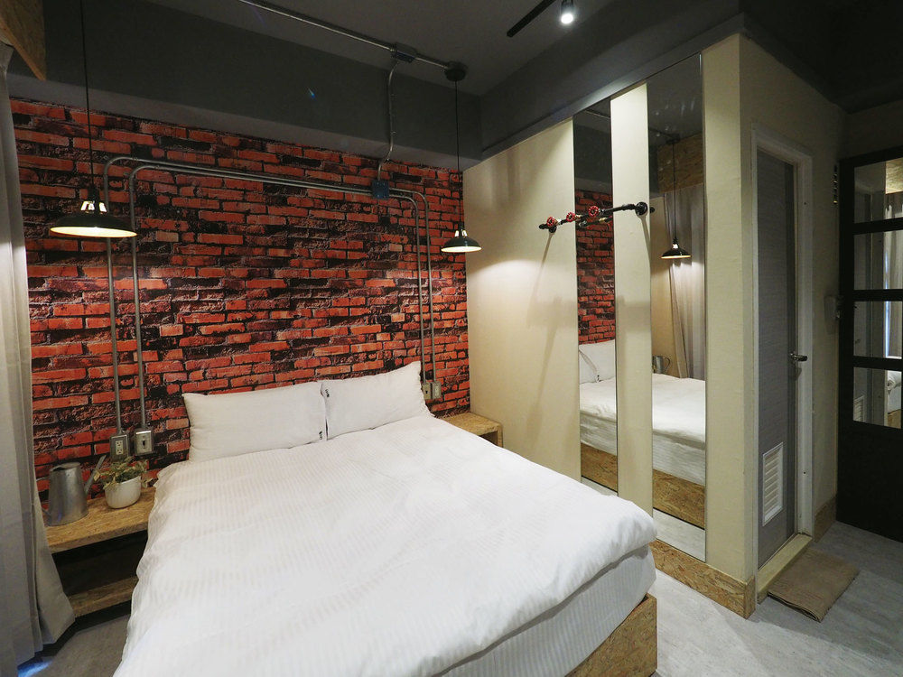Loft Hostel Fengjia Taichung Bagian luar foto