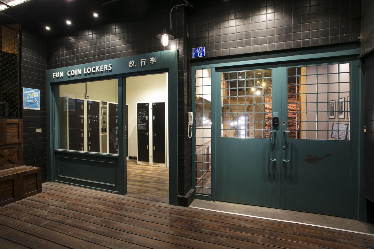 Loft Hostel Fengjia Taichung Bagian luar foto