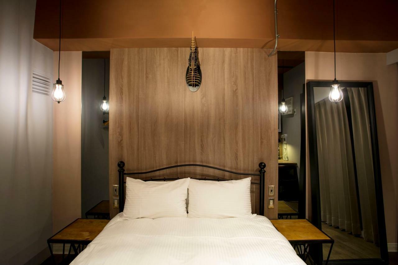 Loft Hostel Fengjia Taichung Bagian luar foto