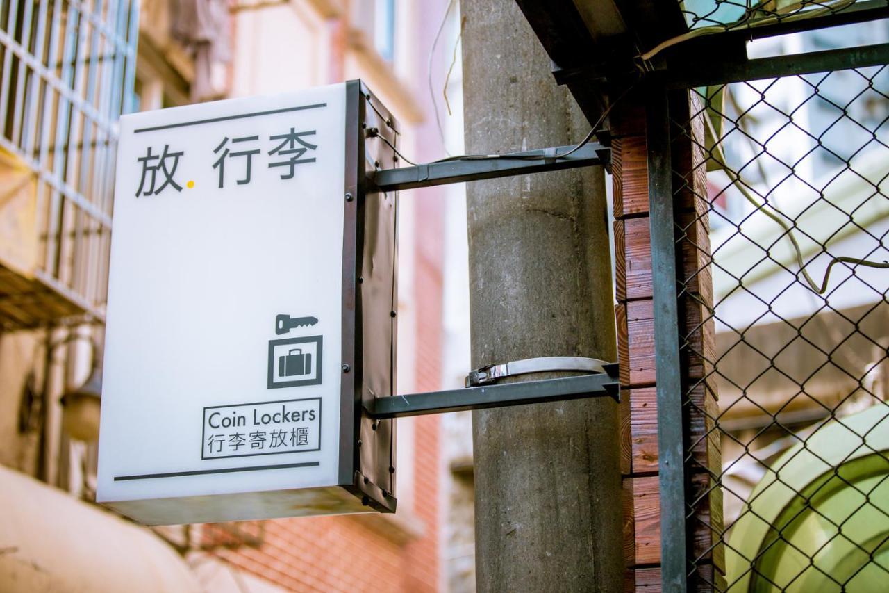 Loft Hostel Fengjia Taichung Bagian luar foto